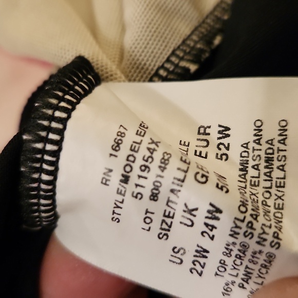 NWT!! Split skirt swimsuit - Picture 13 of 13